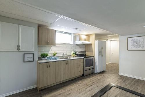 64 Tindale Court, Hamilton, ON - Indoor Photo Showing Kitchen