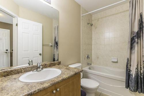 16 Newport Crescent, Hamilton, ON - Indoor Photo Showing Bathroom