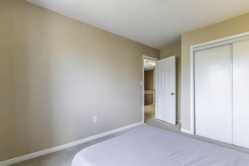 16 Newport Crescent, Hamilton, ON - Indoor Photo Showing Bedroom