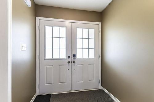 16 Newport Crescent, Hamilton, ON - Indoor Photo Showing Other Room