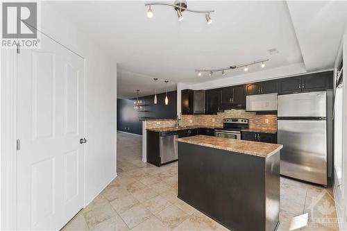 236 Tivoli Private, Ottawa, ON - Indoor Photo Showing Kitchen With Upgraded Kitchen