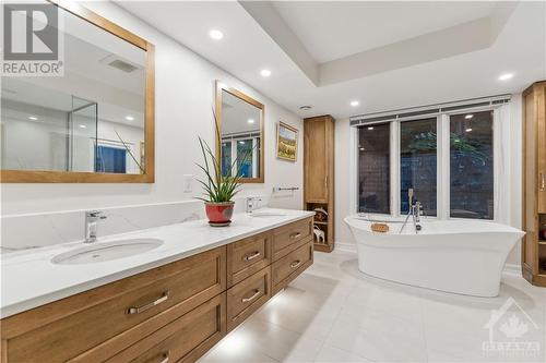 800 Nivens Place, Ottawa, ON - Indoor Photo Showing Bathroom