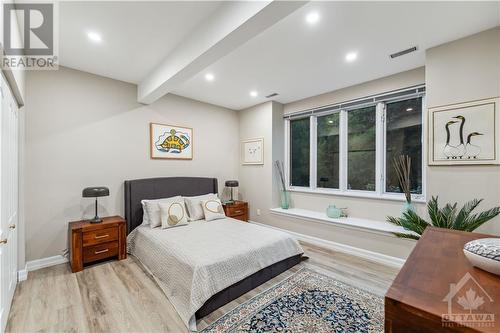 800 Nivens Place, Ottawa, ON - Indoor Photo Showing Bedroom