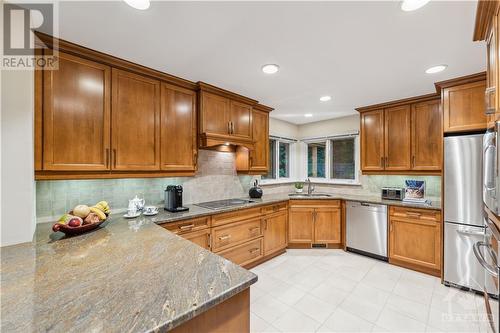 800 Nivens Place, Ottawa, ON - Indoor Photo Showing Kitchen