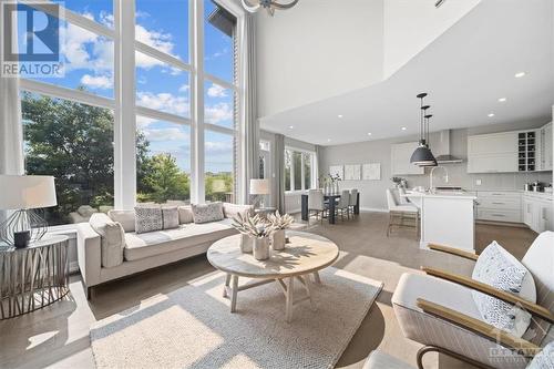 106 Westphalian Avenue, Ottawa, ON - Indoor Photo Showing Living Room