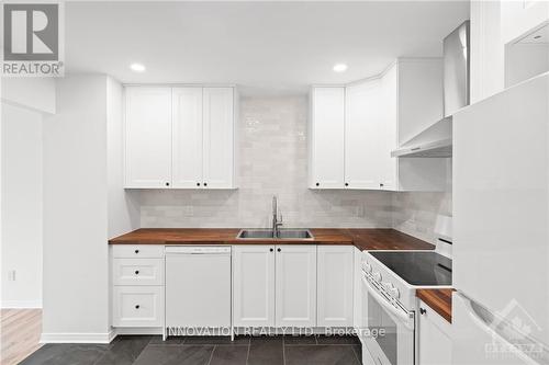 85 Shouldice Crescent, Ottawa, ON - Indoor Photo Showing Kitchen With Double Sink