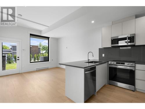 1587 Malbec Place, West Kelowna, BC - Indoor Photo Showing Kitchen