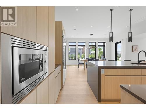 1587 Malbec Place, West Kelowna, BC - Indoor Photo Showing Kitchen With Upgraded Kitchen