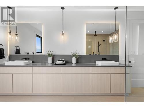 1587 Malbec Place, West Kelowna, BC - Indoor Photo Showing Bathroom