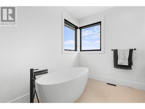 1587 Malbec Place, West Kelowna, BC - Indoor Photo Showing Bathroom