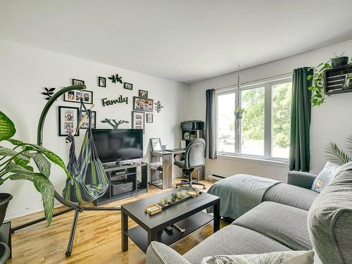 Living room - 490  - 496 Av. Du Parc, Saint-Jérôme, QC - Indoor Photo Showing Living Room