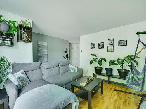 Salon - 490  - 496 Av. Du Parc, Saint-Jérôme, QC - Indoor Photo Showing Living Room