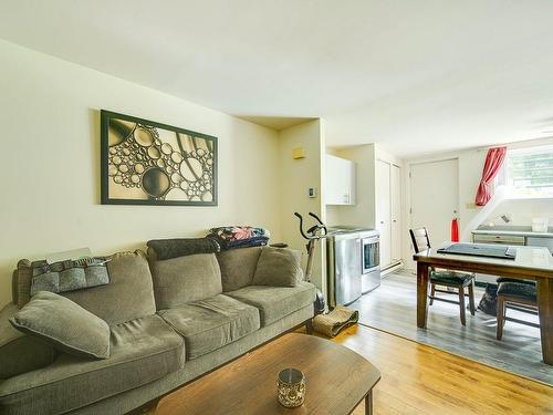 Living room - 490  - 496 Av. Du Parc, Saint-Jérôme, QC - Indoor Photo Showing Living Room