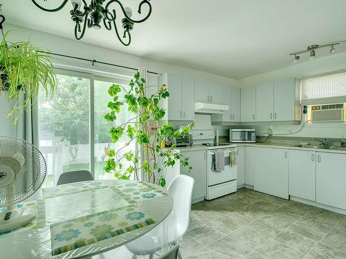 Cuisine - 490  - 496 Av. Du Parc, Saint-Jérôme, QC - Indoor Photo Showing Kitchen