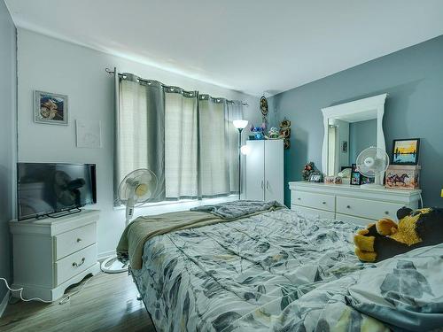 Master bedroom - 490  - 496 Av. Du Parc, Saint-Jérôme, QC - Indoor Photo Showing Bedroom