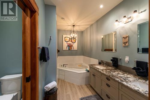 2065 Mcmurdo Road, Golden, BC - Indoor Photo Showing Bathroom