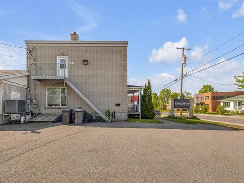 Stationnement - 1754  - 1756 Rue Notre-Dame, L'Ancienne-Lorette, QC - Outdoor