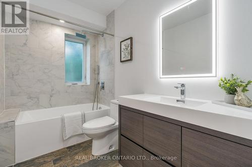 168 Essex Street, Toronto (Dovercourt-Wallace Emerson-Junction), ON - Indoor Photo Showing Bathroom