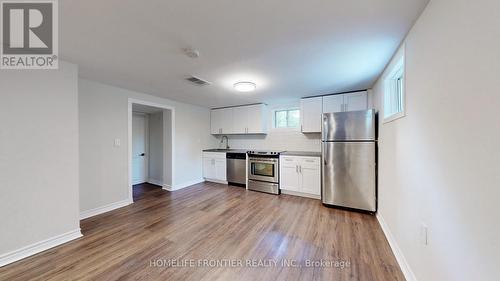 77 Elmwood Avenue, Richmond Hill, ON - Indoor Photo Showing Kitchen With Stainless Steel Kitchen