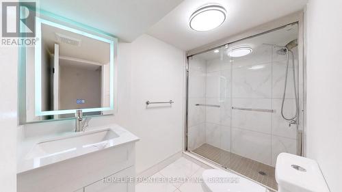 77 Elmwood Avenue, Richmond Hill, ON - Indoor Photo Showing Bathroom