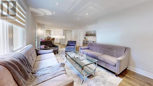 77 Elmwood Avenue, Richmond Hill, ON - Indoor Photo Showing Living Room