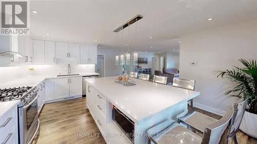 77 Elmwood Avenue, Richmond Hill, ON - Indoor Photo Showing Kitchen With Upgraded Kitchen