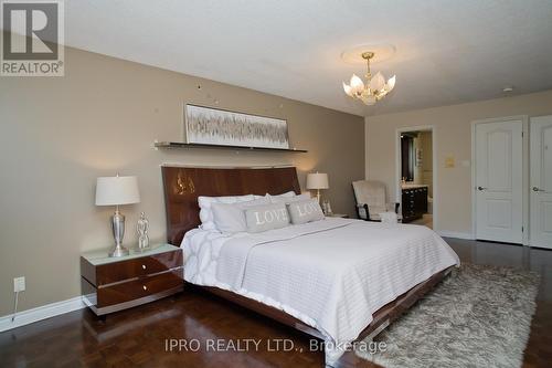 487 Cullen Avenue, Mississauga (Cooksville), ON - Indoor Photo Showing Bedroom