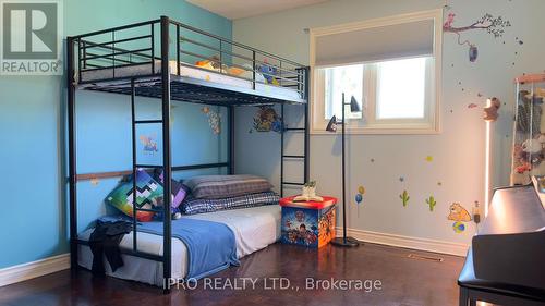 487 Cullen Avenue, Mississauga, ON - Indoor Photo Showing Bedroom