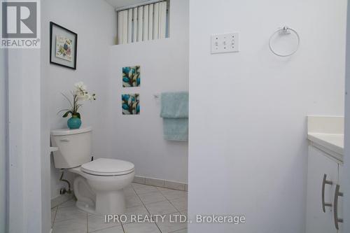 487 Cullen Avenue, Mississauga (Cooksville), ON - Indoor Photo Showing Bathroom