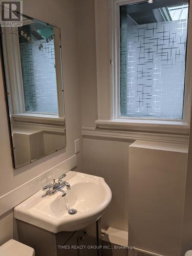 10 - 12 Murney Street, Belleville, ON - Indoor Photo Showing Bathroom