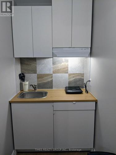 10 - 12 Murney Street, Belleville, ON - Indoor Photo Showing Kitchen