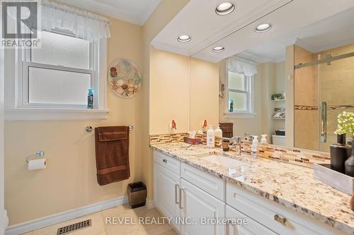 45 Ivy Avenue, St. Catharines, ON - Indoor Photo Showing Bathroom