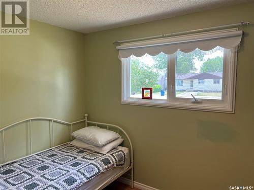 46 Kasper Crescent, Assiniboia, SK - Indoor Photo Showing Bedroom