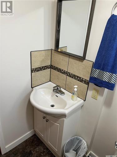 46 Kasper Crescent, Assiniboia, SK - Indoor Photo Showing Bathroom