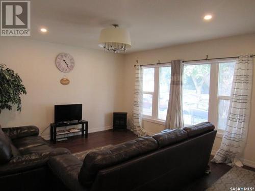 1811 20Th Street W, Saskatoon, SK - Indoor Photo Showing Living Room