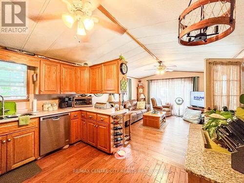 121 - 2189 Dundas Street S, London, ON - Indoor Photo Showing Kitchen