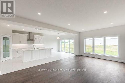 216 Greene Street, South Huron (Exeter), ON - Indoor Photo Showing Kitchen