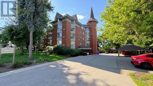 202 - 384 Erb Street W, Waterloo, ON - Outdoor