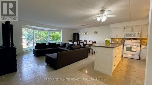 202 - 384 Erb Street W, Waterloo, ON - Indoor Photo Showing Kitchen