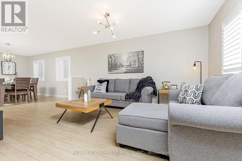 9 Warren Street, Guelph (Grange Hill East), ON - Indoor Photo Showing Living Room