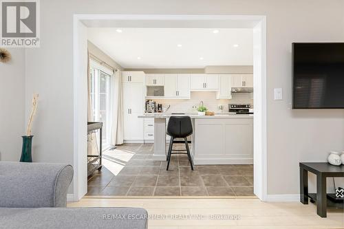 9 Warren Street, Guelph, ON - Indoor Photo Showing Kitchen