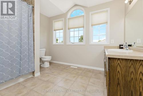 9 Warren Street, Guelph (Grange Hill East), ON - Indoor Photo Showing Bathroom