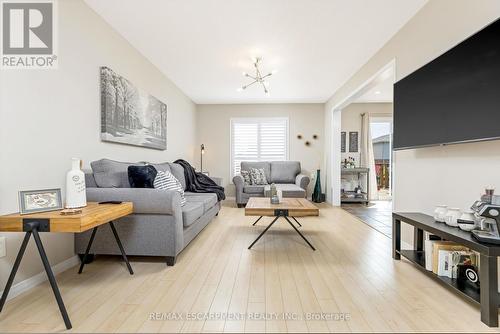 9 Warren Street, Guelph, ON - Indoor Photo Showing Living Room