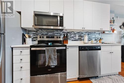 607 - 1 Wellington Street, Brantford, ON - Indoor Photo Showing Kitchen