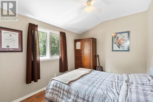 6326 Skinner Street, Niagara Falls, ON - Indoor Photo Showing Bedroom