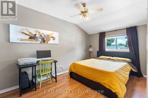 6326 Skinner Street, Niagara Falls, ON - Indoor Photo Showing Bedroom