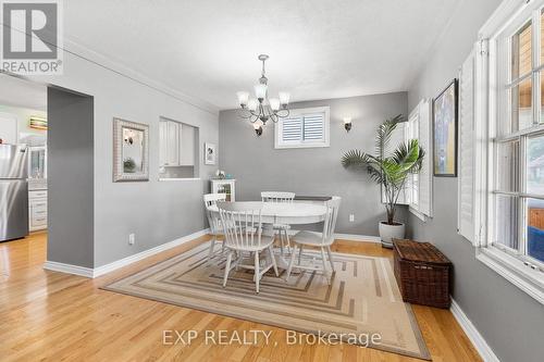 6326 Skinner Street, Niagara Falls, ON - Indoor Photo Showing Dining Room