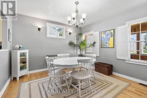 6326 Skinner Street, Niagara Falls, ON - Indoor Photo Showing Dining Room