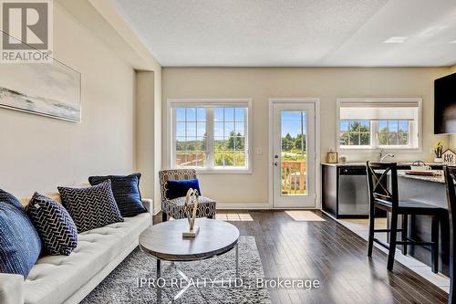 4147 Cherry Heights Boulevard, Lincoln, ON - Indoor Photo Showing Living Room