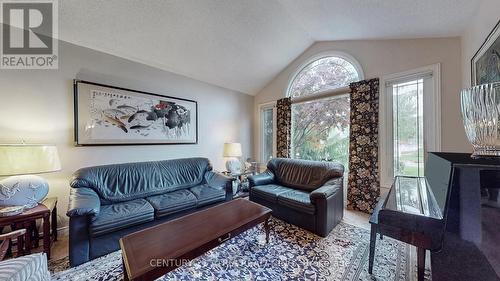 2 Garden Walk, London, ON - Indoor Photo Showing Living Room